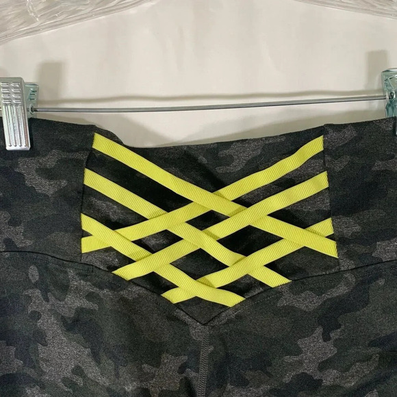 Fabletics Leggings Small Grey Green Camo PowerHold Pull On High Rise - Picture 9 of 10